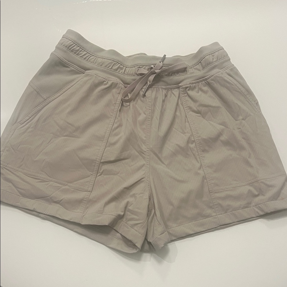 lululemon athletica Women's Drawstring Athletic Shorts - Light Taupe